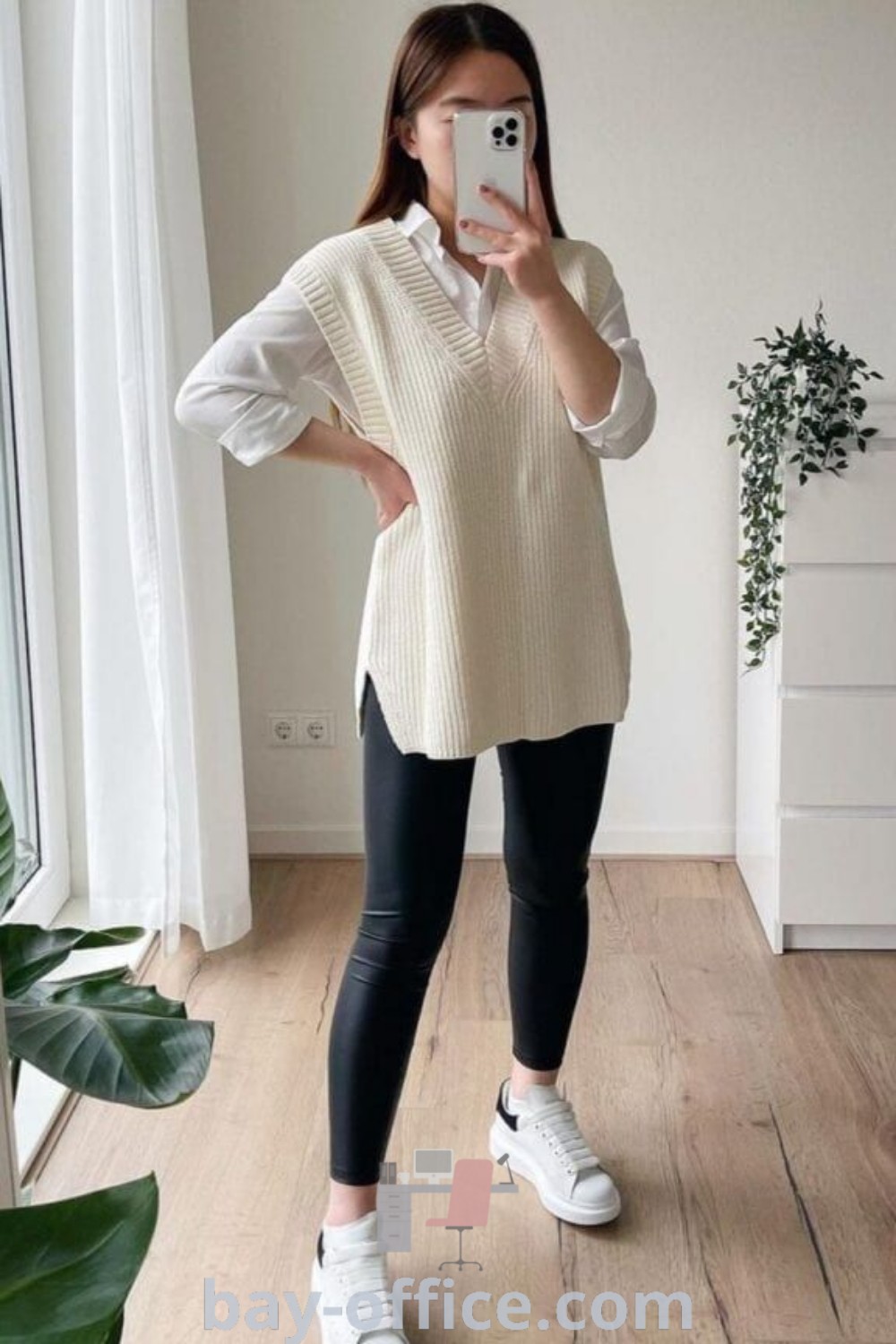 Stylish casual attire for women featuring business casual outfits for work, smart casual options, and trendy teacher outfits. Perfect for creating cozy and functional work fits that inspire productivity. Explore more outfit trends at bay-office.com.